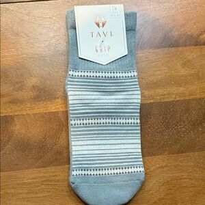 🐟🐟🐟Super sweet, bluish, gray striped grip socks, ankle length